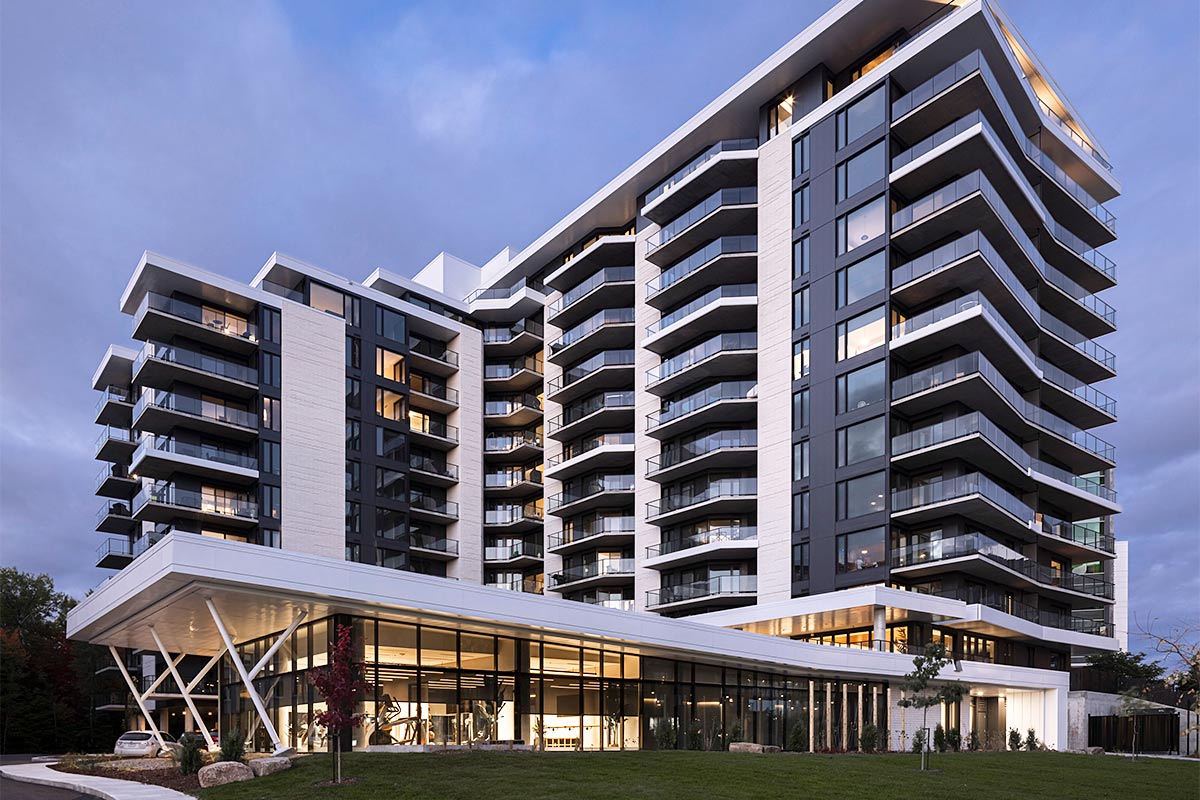 Le complexe de condos locatifs Le Huppé est le premier immeuble multirésidentiel au Canada à obtenir la certification WELL niveau Or.  Crédit : IMMOSTAR