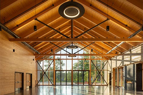 Le pavillon d’accueil de la Base de plein air de Sainte-Foy. Crédit : TCW