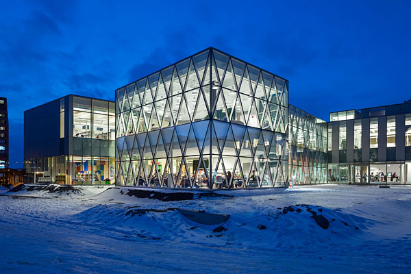 Bibliothèque Marc-Favreau - Photo :  Michel Brunelle