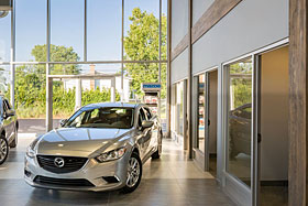 Maison Mazda Saint-Félicien - Prix d’excellence Cecobois 2014, Ossature légère - Photo de Stéphane Groleau