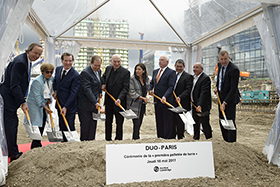 La mise en chantier du projet DUO a été marquée par la levée d’une symbolique première levée de terre - Photo de CNW/Ivanhoé Cambridge