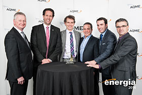 Renaud Raymond (BEIE), Louis-Michel Raby (Société Johnson Contrôle), Alain Beaulieu et Mike D’Onofrio (Groupe Petra), Pierre Scott (Société Johnson Contrôle)  et Jean Lacroix (AQME) - Photo de AQME