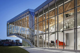 Maison des étudiants de l'ÉTS - Photo de Marc Cramer