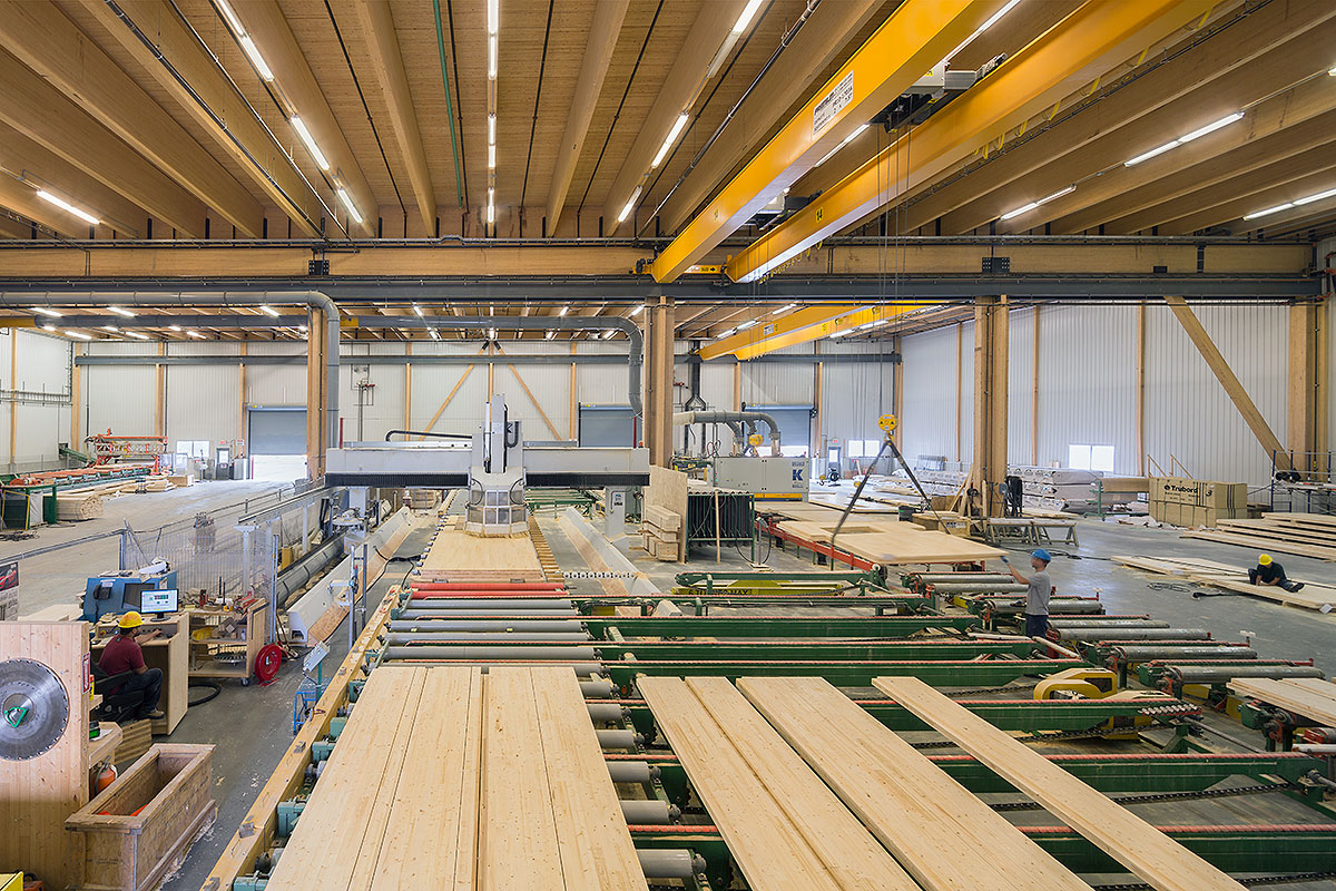 Vue sur les installations de fabrication de bois d’ingénierie de Chantiers Chibougamau. Photo : Stéphane Groleau