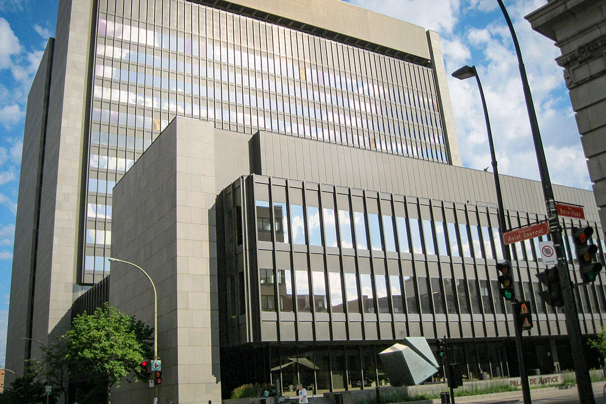 Les économies d’énergie sont au rendez-vous au palais de justice de Montréal. Photo : Jean Gagnon-Wikipedia-CC-BY-SA-3.0