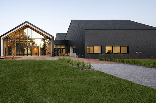 Le pavillon d’accueil de la base de plein air de Sainte-Foy. Photo : Stéphane Groleau