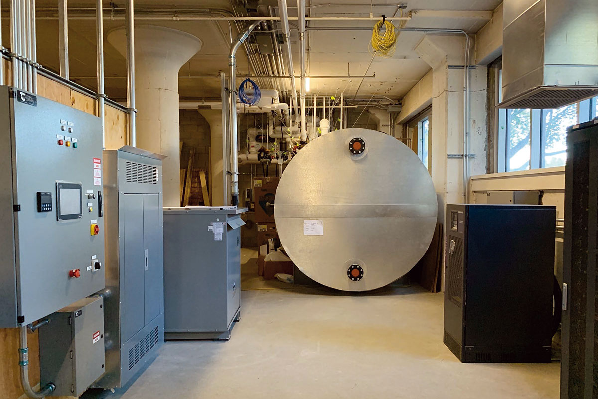 Le système de stockage thermique et électrique du Phénix, bureau montréalais de Lemay. Photo : Lemay