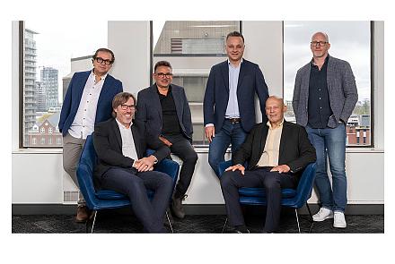 De gauche à droite : Adolfo Silva d'Ecovert et d'EcovertCx, Patrick St-Onge de BPA, Jim Lord d'Ecovert et d'EcovertCx, Dominic Latour de BPA, Reg Barsoum d'EcovertCx et Steve Orchard de BPA. Crédit : BPA