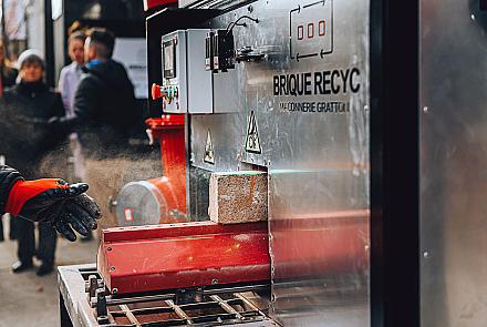 La récupération de briques, une révolution en maçonnerie. Photo : Caroline Perron Photographie