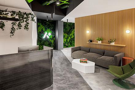 Le bâtiment abritant les bureaux de CIMA+ est situé sur le boulevard du Carrefour. Crédit : CIMA+ 