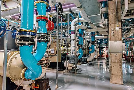 Menés par des entreprises de services écoénergétiques (ESE), les projets peuvent être financés sur la base d'un partage des économies d'énergie générées par les mesures d'efficacité énergétique mises en place. 