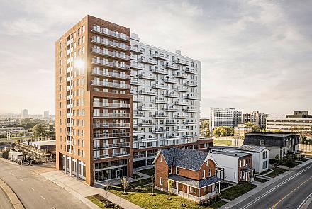 Le projet résidentiel situé à Gatineau s’est vu décerner la certification en juin.  Crédits :  welldone.archi / Oktodev