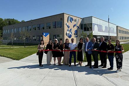Le Centre de services scolaire de la Vallée-des-Tisserands a inauguré le nouvel établissement de niveau primaire le 29 juin dernier. Crédit: Le Centre de services scolaire de la Vallée-des-Tisserands