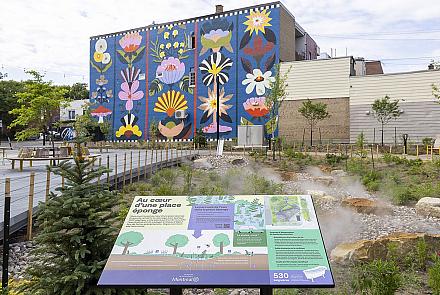 La place Boyer, qui se trouve à l'angle des rues Beaubien Est et Boyer, dans Rosemont-La Petite-Patrie, a été inaugurée le 26 juin.  Crédit : Arrondissement Rosemont-La Petite-Patrie
