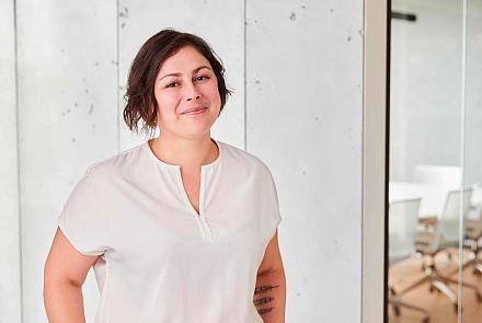 Mélanie Pitre, vice-présidente, développement durable et ingénierie chez Ædifica, a été nommée LEED Fellow. Crédit : Ædifica