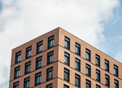 C’est le 4 juin que l’Ordre des architectes du Québec (OAQ) a publié le Guide Mieux concevoir, une ressource destinée à ses membres ainsi qu’à toute organisation impliquée dans la conception, la planification et la construction de milieux de vie.