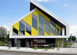Bibliothèque de Varennes multifonctionnelle nette zéro