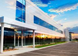 BMO a annoncé un programme de financement pour les propriétaires d’immeubles commerciaux qui souhaitent effectuer des rénovations écoénergétiques.