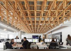 La firme Jodoin Lamarre Pratte architectes a récemment complété l’agrandissement et le réaménagement de ses bureaux. Crédit : Nanne Springer