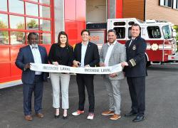 La caserne numéro 6 a été inaugurée en présence du directeur général de la Ville de Laval, Jacques Ulysse, de la conseillère municipale de Bois-de-Boulogne et membre du comité exécutif, Sandra Desmeules, du maire de Laval, Stéphane Boyer, du conseiller municipal de l’Orée-des-Bois, Yannick Langlois, et du directeur du Service de sécurité incendie de Laval, Patrick Taillefer. Crédit : Vincent Girard