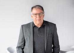 L’architecte Claude Bourbeau est nommé au poste de président de la firme Provencher_Roy. Crédit : Frédérique Ménard-Aubin