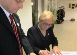 M. Jacques Lauvin, président du Pôle Innovations Constructives, et Mme Colette R