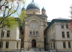 Le Collège Dawson a été nommé « Établissement de l'année en matière de durabilité » lors de l’édition 2022 des Green Gown Awards. Crédit : Colocho, Wikimedia Commons (CC BY-SA 3.0)   
