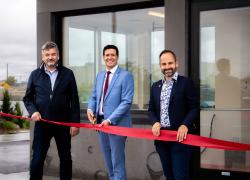 Inauguration du premier écocentre de Laval. De gauche à droite : Claude Larochelle, conseiller municipal de Fabreville;, Stéphane Boyer, maire de Laval; et Alexandre Warnet, conseiller municipal de Laval-des-Rapides. Crédit photo : Jibril Akaaboune Le François