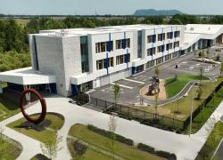 Le 24 février dernier, le Centre de services scolaire (CSS) des Patriotes a inauguré la nouvelle école, située au 1825, rue Marguerite-Roussel, à Carignan. Crédit : CSS des Patriotes