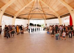 Un espace de diffusion et de promotion de la culture et de l’art innus sera construit à Mani-utenam.  Crédit : Figurr collectif d’architectes 