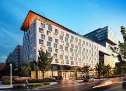 L'hôtel Courtyard de l'Espace Montmorency visera une certification LEED Or. Crédit : MONTONI