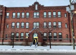 L'école primaire Très-Saint-Sacrement du Centre de services scolaire Marguerite-Bourgeoys à Lachine. Crédit : Hydro-Québec