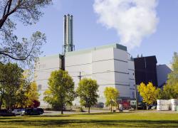 Les gouvernements fédéral et provincial confirment leur soutien financier à la valorisation des rejets thermiques de l’incinérateur de Québec. Photo : Ville de Québec
