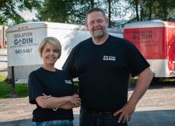 Jean-Francois Godin et Manon Bouchard d’Isolation Godin à Jonquière. Crédit : Inject-Styrène.