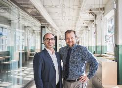 Hugo Lafrance, directeur, Stratégies durables chez Lemay, et Christopher Sweetnam Holmes, vice-président, Développement immobilier chez MACH - Photo : Lemay