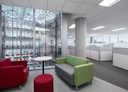 Les bureaux du ministère de l’Immigration, de la Francisation et de l’Intégration ont obtenu la certification LEED CI Argent. Crédit : SQI