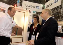 Le ministre Jean-François Lisée au pavillon du Québec -  Photo : Miguel Rajmil