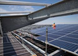 Le Centre Joyce pour le partenariat et l’innovation du Collège Mohawk, à Hamilton en Ontario, est devenu, à l’automne 2019, le premier immeuble au pays à détenir les deux certifications BCZ : Design et Performance. Photo : Collège Mohawk