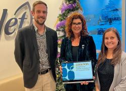 Mathieu Audet, directeur général de la Ville, Geneviève Dubois, mairesse de Nicolet et Stéphanie Dufresne, coordonnatrice de la transition écologique et de l'innovation sociale, ont annoncé la création d'un bureau de la transition écologique et de l'innovation sociale. Photo : Ville de Nicolet 
