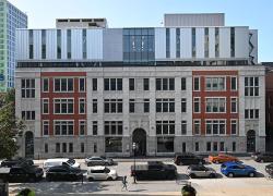 Le Pavillon de l’Entrepreneuriat et de l’Innovation de l’Université du Québec à Montréal (UQAM) est situé au 1250, rue Sanguinet, dans le Quartier latin. Crédit : UQAM - Nathalie St-Pierre