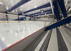 L’infrastructure sportive, dans LaSalle, à Montréal, a fait l’objet d’importants travaux de rénovation et de mise aux normes entre 2022 et 2025, intégrant également des mesures de durabilité et d’efficacité énergétique. Crédit : Ville de Montréal