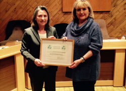 Mme Manon Laporte, présidente-directrice générale d’Enviro-accès et Mme Jocelyne