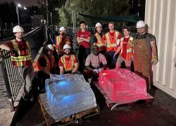 Le 10 juillet dernier, trois maisonnettes ont été construites sur la promenade du Vieux-Port. Ce jour-là, un bloc de glace a été déposé dans chacune des constructions. Crédit : ÉTS