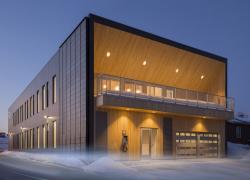 Quel bilan pour le premier bâtiment privé certifié LEED Platine N-C (version 2009) au Québec, dix ans après sa mise en service ? Crédit : Stéphane Groleau