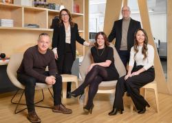 L’équipe de direction de VAD (de gauche à droite) : François Larente, Martine Drolet, Patricia Loyer, Marc Archambault et Andréa Veilleux.