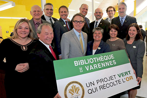 Varennes inaugure sa bibliothèque à bilan énergétique nul - Photo : CNW/Ville de